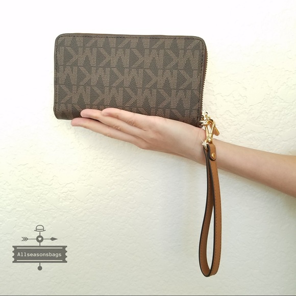 NWT Michael Kors Large Jet set travel wallet phone - Picture 6 of 8